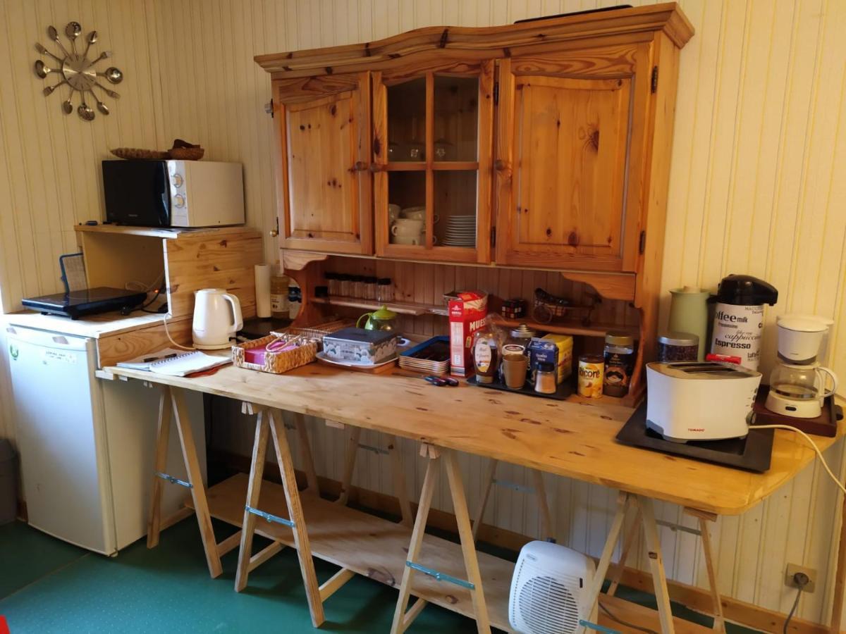 Chardon Bleu Appartement Chambre Cuisine Coin A Manger Sanitaires Salle D'Eau Barcelonnette Buitenkant foto